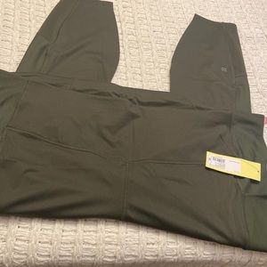 All in motion woman leggings